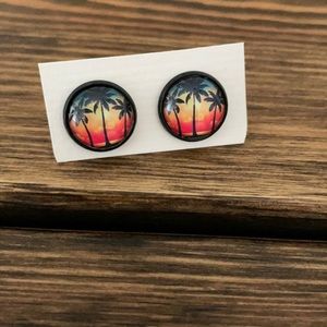 Palm tree studs